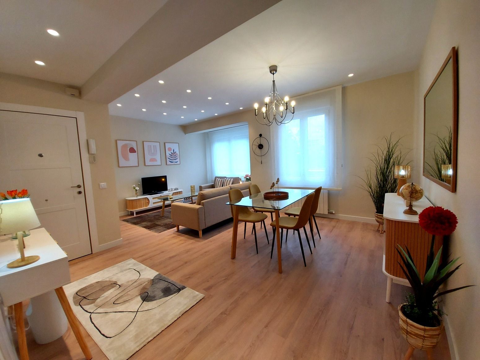 Sala d'estar de Pis de lloguer en  Logroño amb Calefacció i Parquet