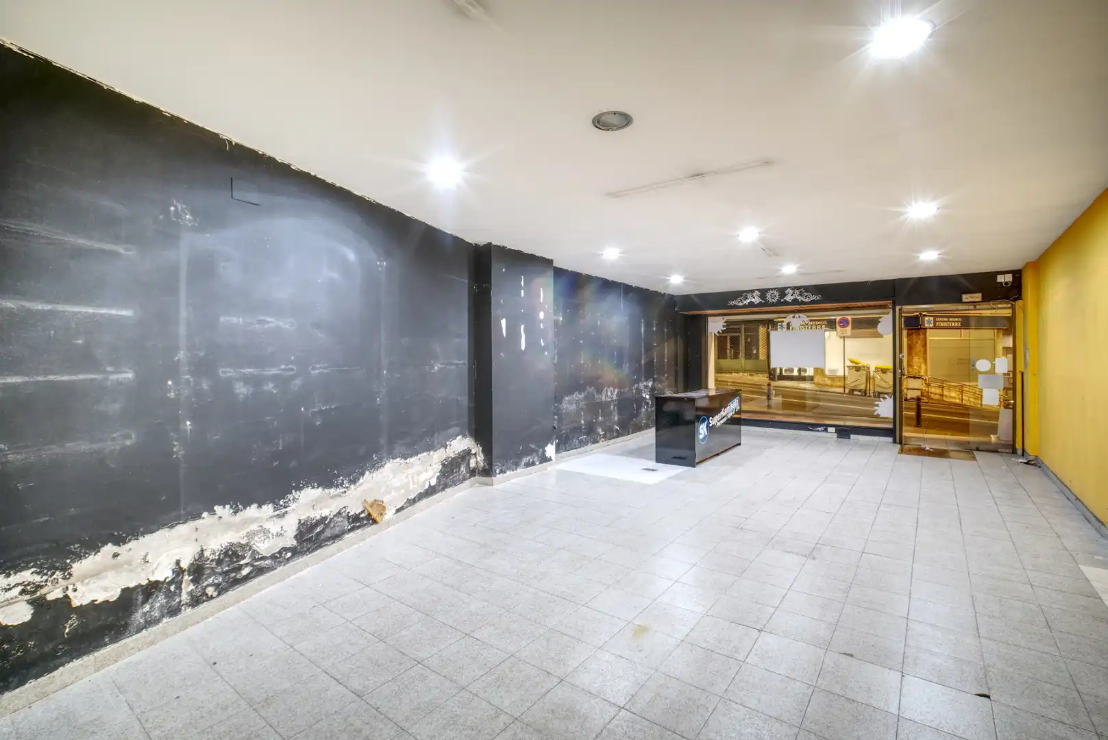 Local en venta en Avenida Finisterre, 155, Paseo de los Puentes - Santa Margarita