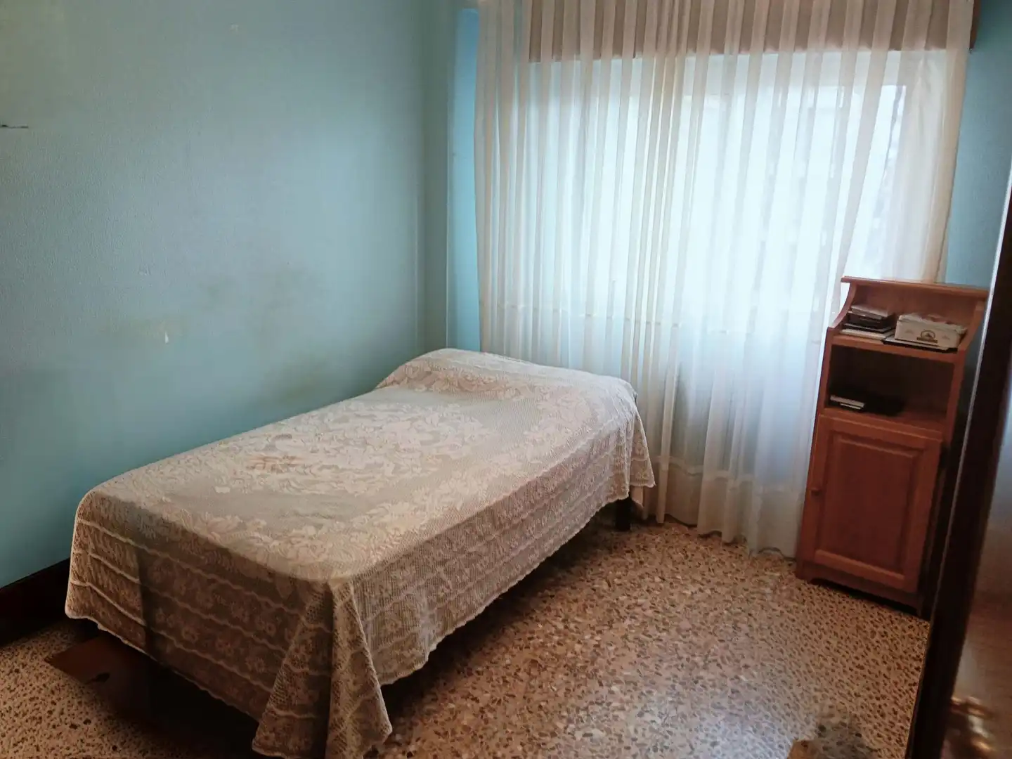 Bedroom of Flat for sale in Zaragoza  with Heating, Terrace and Furnished