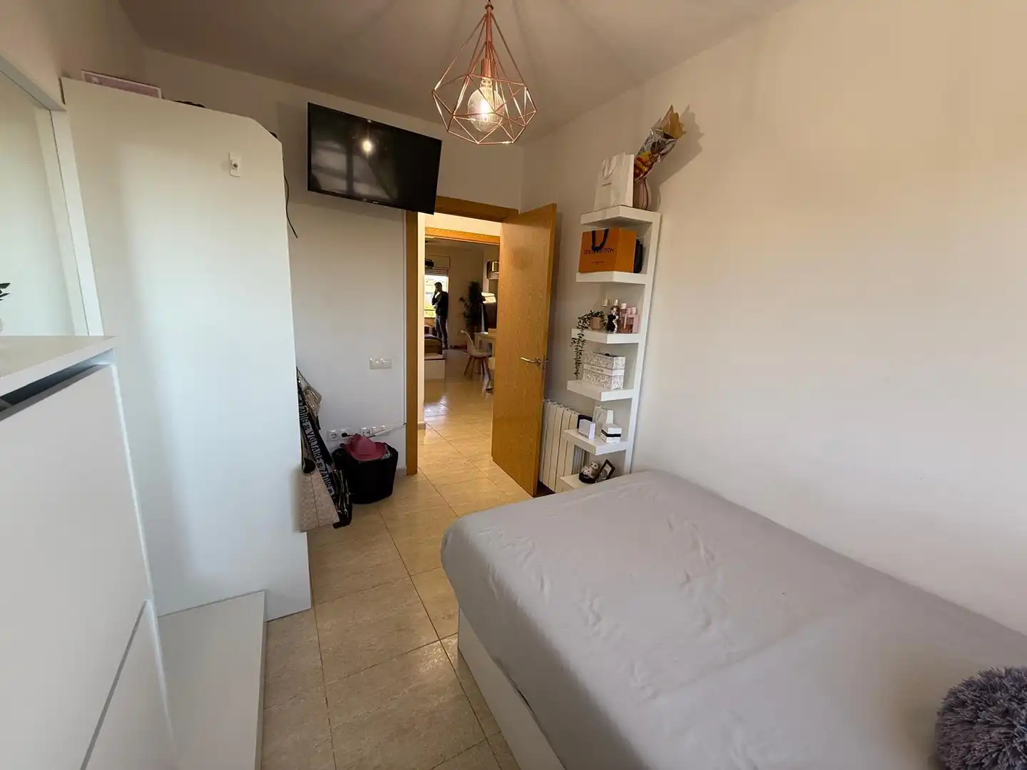 Habitación de Apartamento en venta en Roda de Berà con Aire acondicionado, Calefacción y Jardín privado