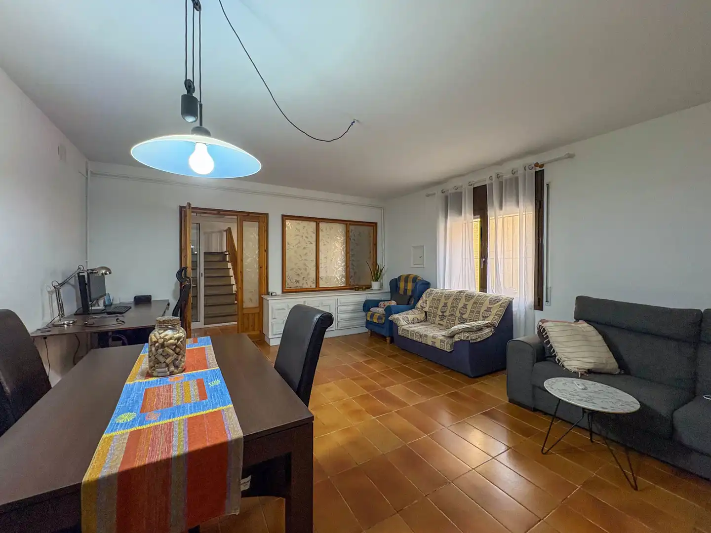 Sala d'estar de Casa adosada en venda en Quart amb Calefacció, Terrassa i Balcó