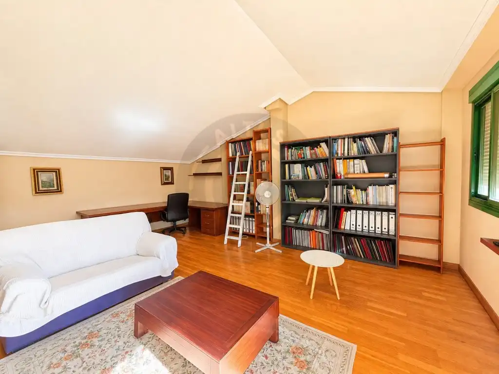 Sala d'estar de Casa adosada en venda en Cáceres amb Aire condicionat i Forn