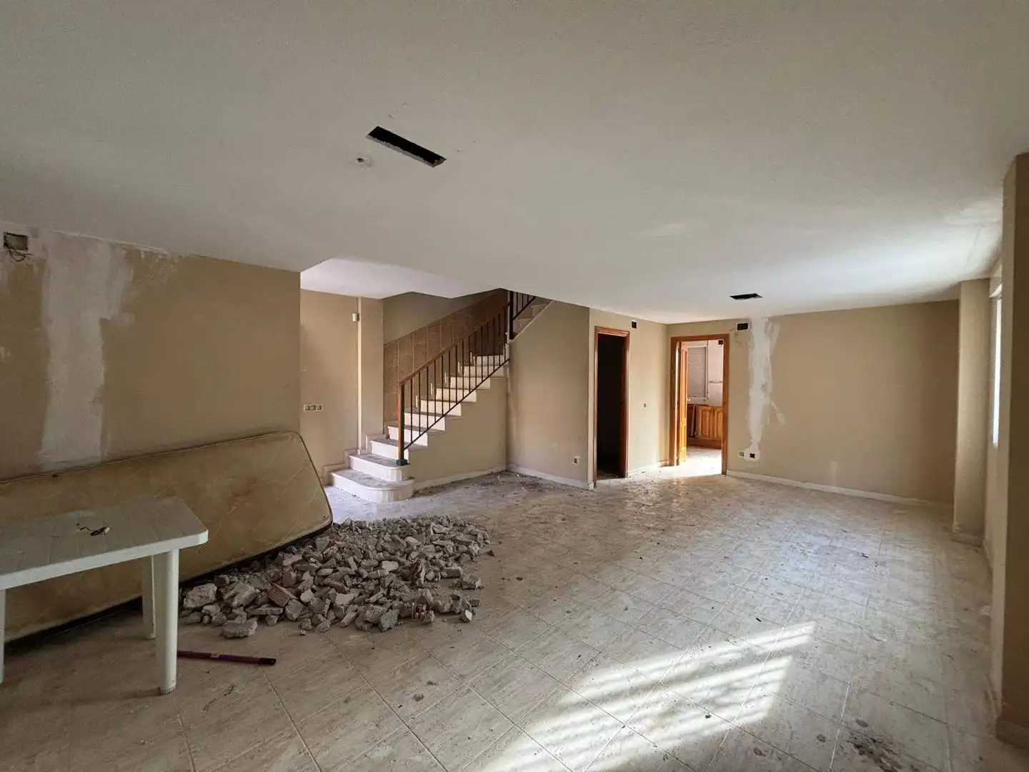 Casa adosada en venta en Gandia con Terraza