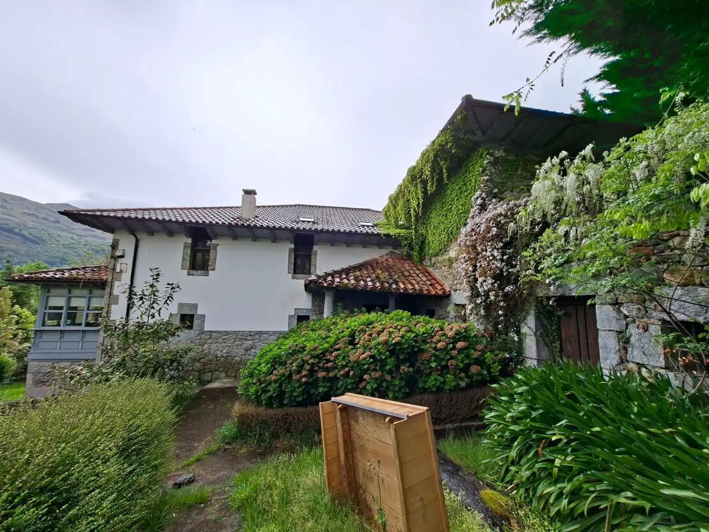 Vista exterior de Finca rústica en venta en Soba con Calefacción, Jardín privado y Terraza