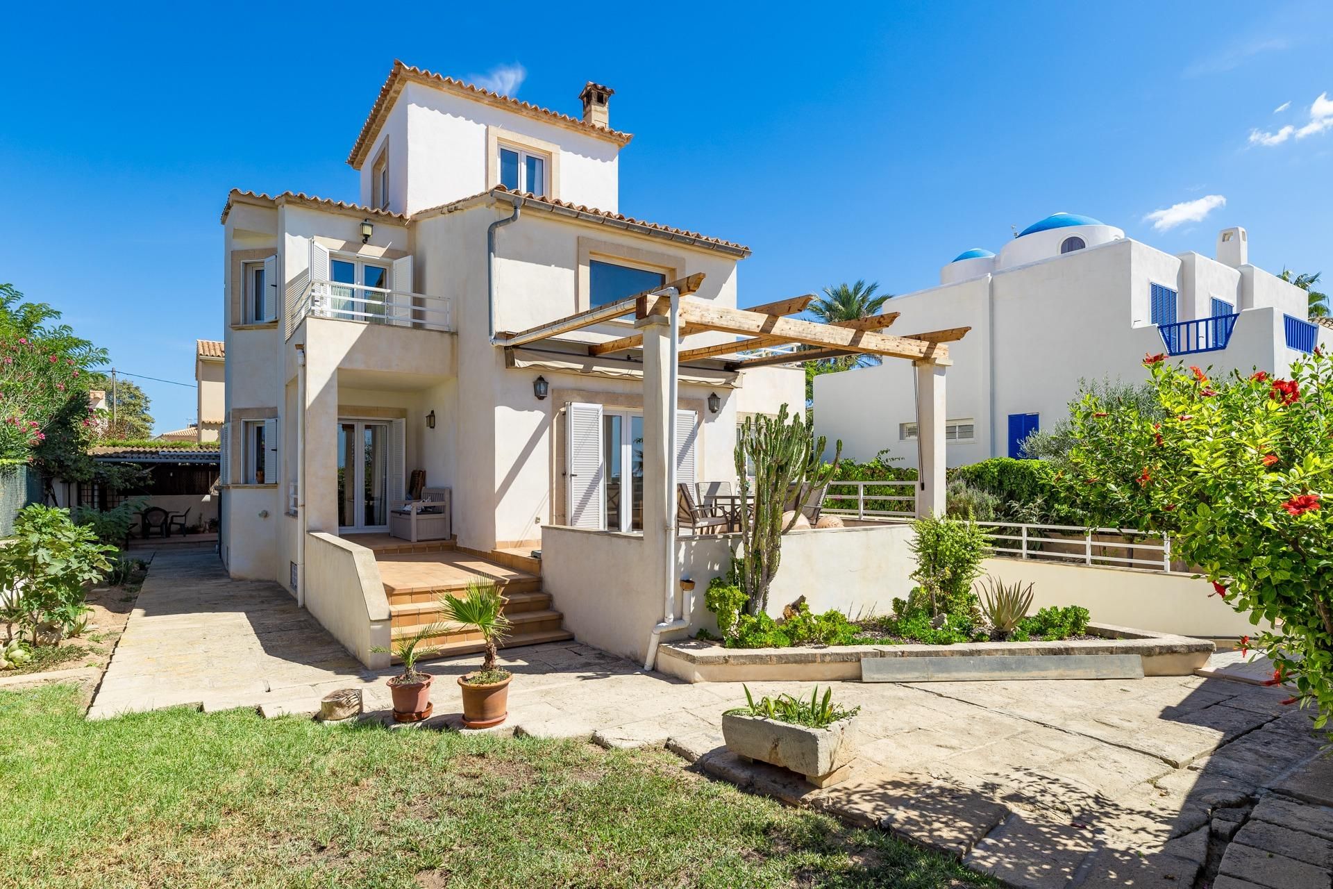 Exterior view of House or chalet for sale in  Palma de Mallorca  with Heating, Private garden and Terrace