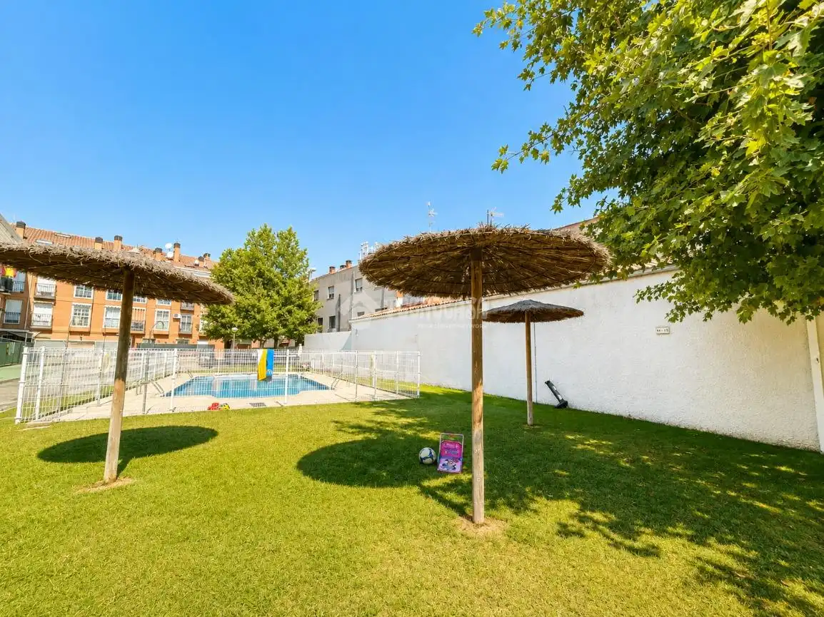 Piscina de Pis en venda en Griñón amb Calefacció i Terrassa