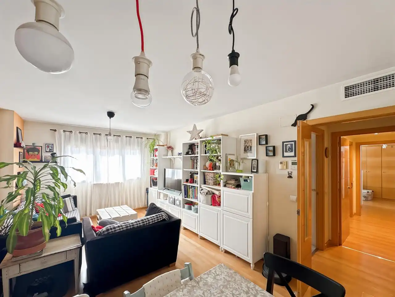 Living room of Flat for sale in Madrid  with Air Conditioner, Heating and Community pool