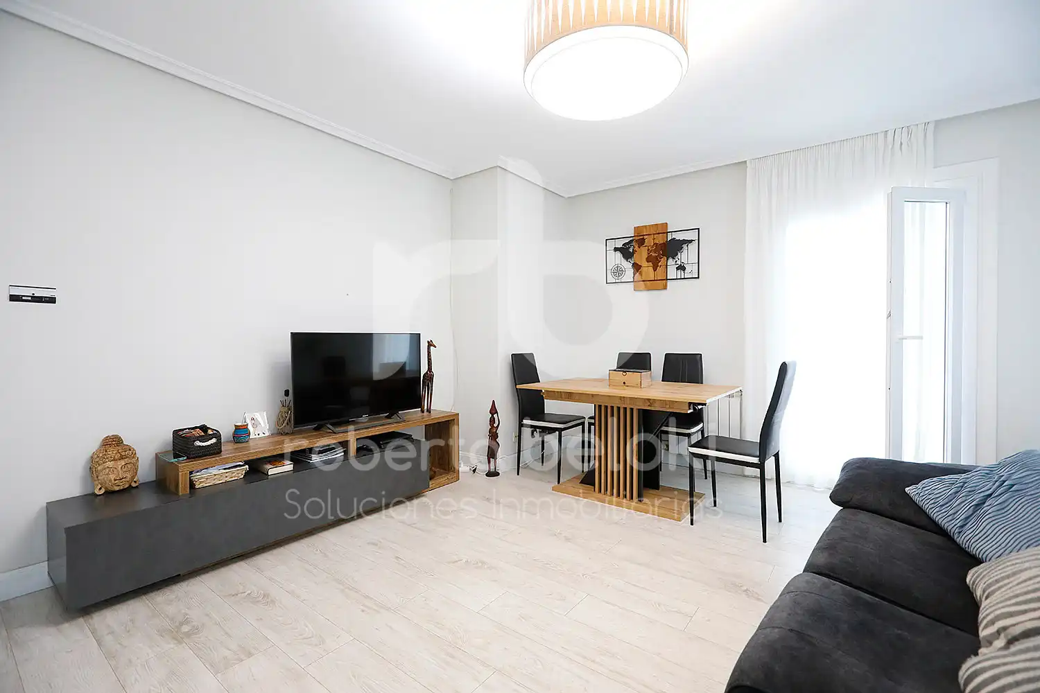 Flat with balcony for sale in Fueros Kalea, imagen 3