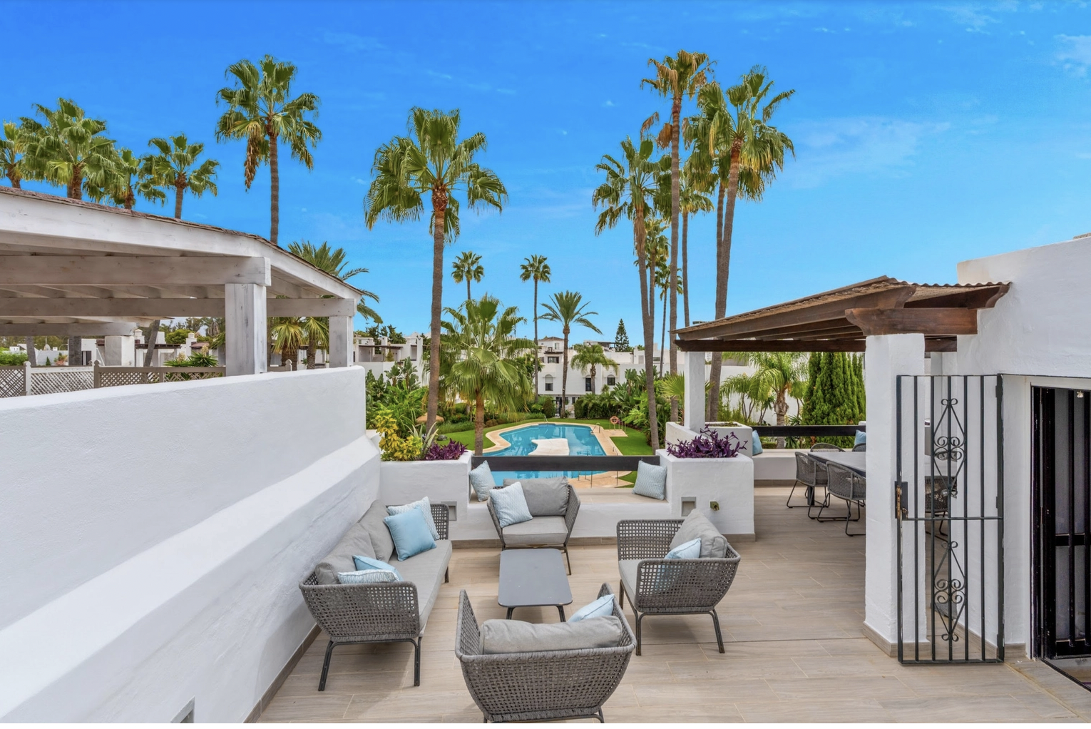 Terrassa de Casa adosada en venda en Marbella amb Aire condicionat, Jardí privat i Terrassa