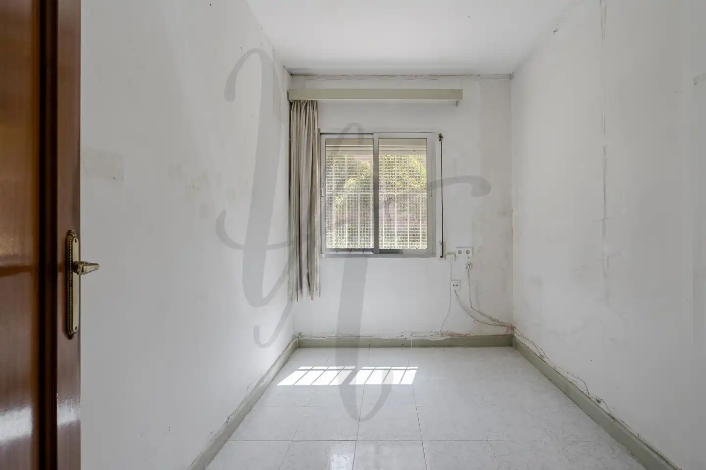 Habitación de Planta baja en venta en Madrid con Calefacción