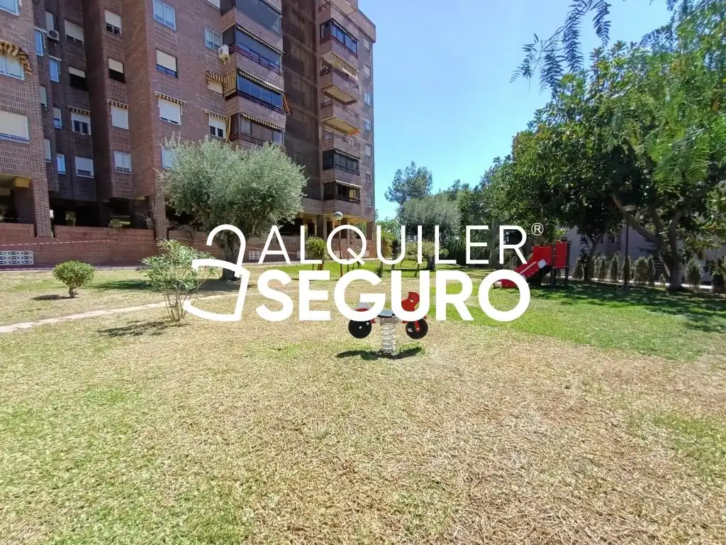 Piso con piscina en alquiler en Doctor Jiménez Díaz, imagen 9