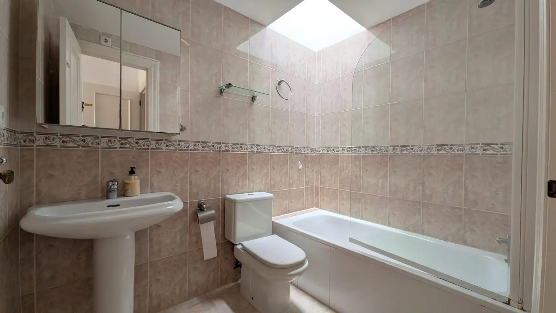 Baño de Casa o chalet en venta en L'Alfàs del Pi con Aire acondicionado, Terraza y Piscina comunitaria