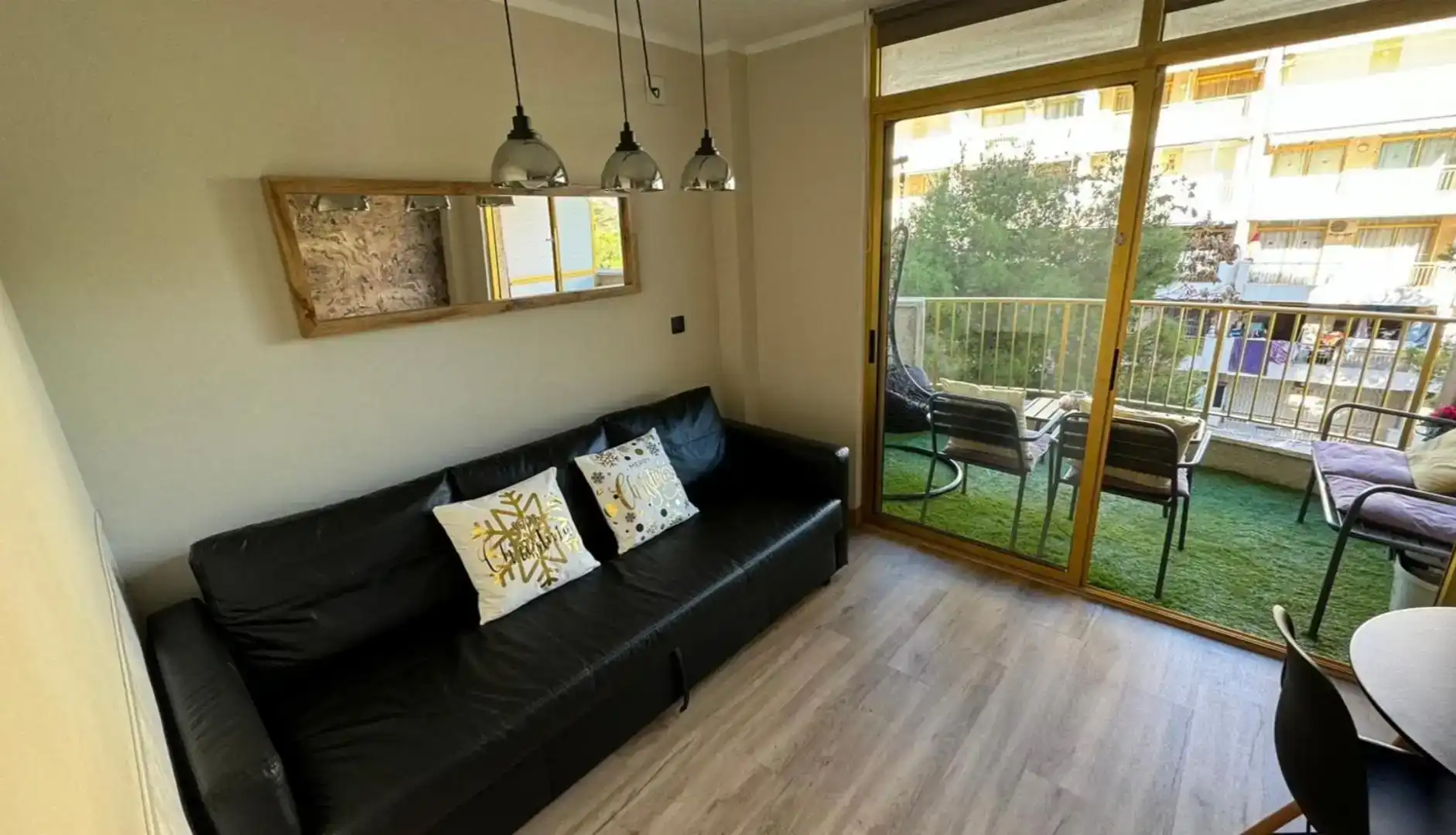 Wohnzimmer von Wohnungen zur Miete in Salou mit Klimaanlage, Schwimmbad und Balkon