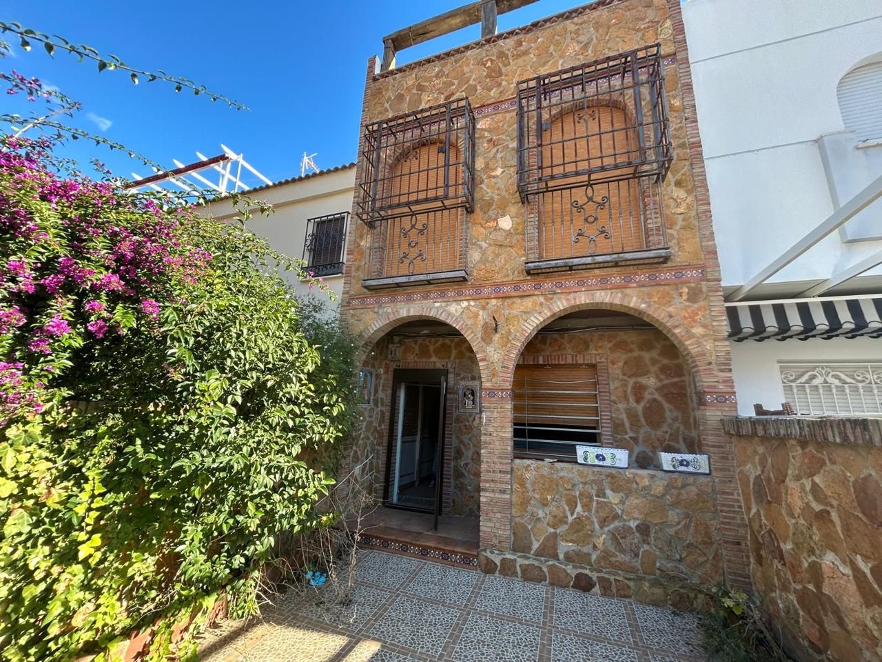 Exterior view of House or chalet for sale in  Jaén Capital  with Private garden and Terrace