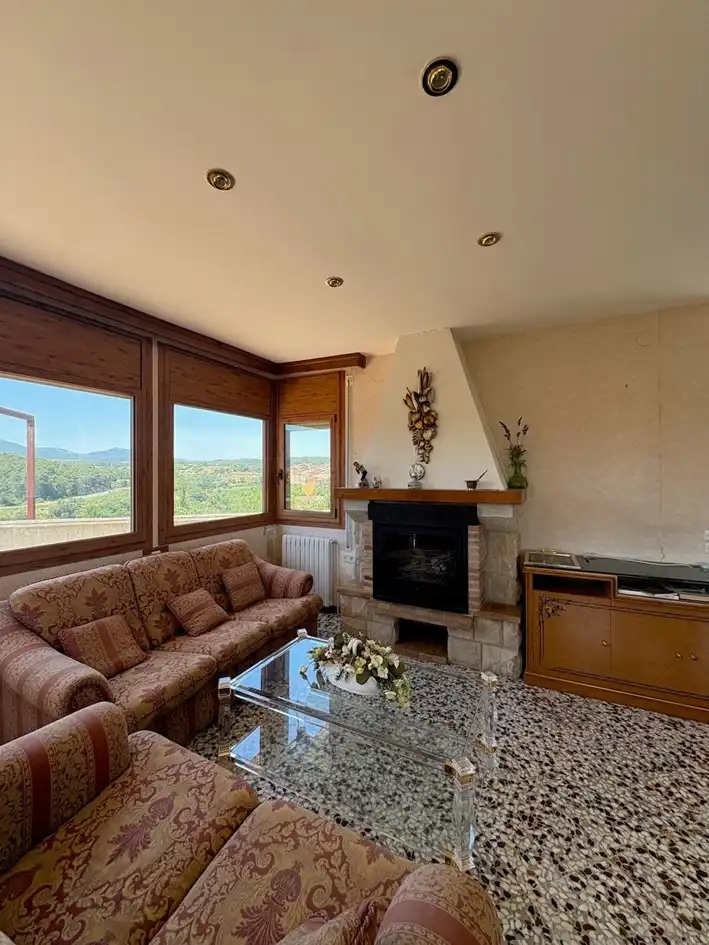 Sala d'estar de Casa o xalet en venda en Vimbodí i Poblet amb Aire condicionat, Calefacció i Jardí privat