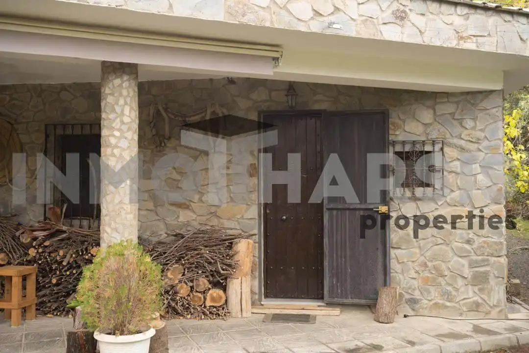 Vista exterior de Casa o xalet en venda en Abrucena amb Jardí privat, Terrassa i Moblat
