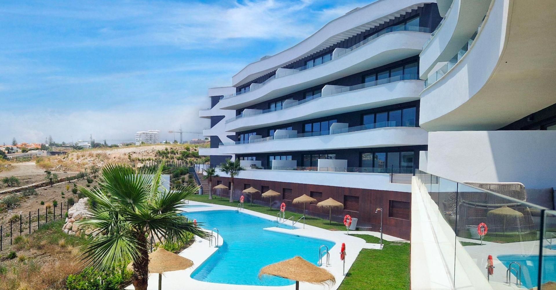 Piscina de Apartament en venda en Benalmádena amb Aire condicionat, Jardí privat i Terrassa