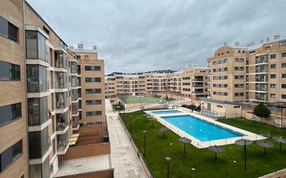 Piscina de Pis en venda en Arroyo de la Encomienda amb Balcó