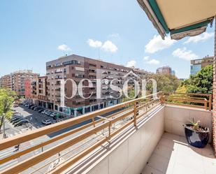 Exterior view of Flat to rent in  Valencia Capital  with Air Conditioner, Terrace and Balcony