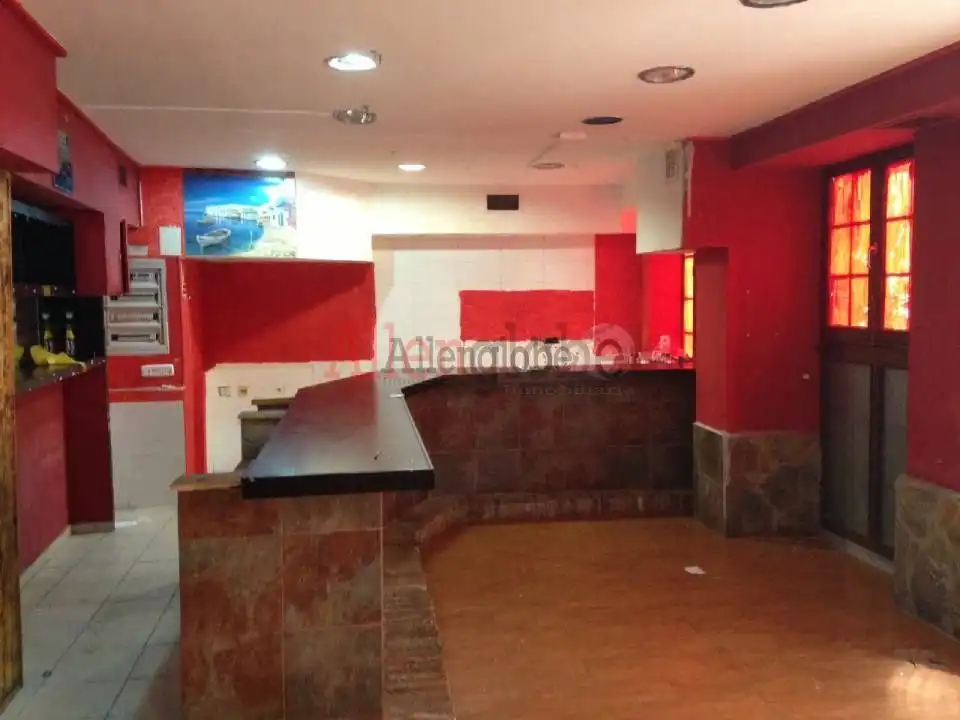 Geschaftsraum zur Miete in Oviedo 
