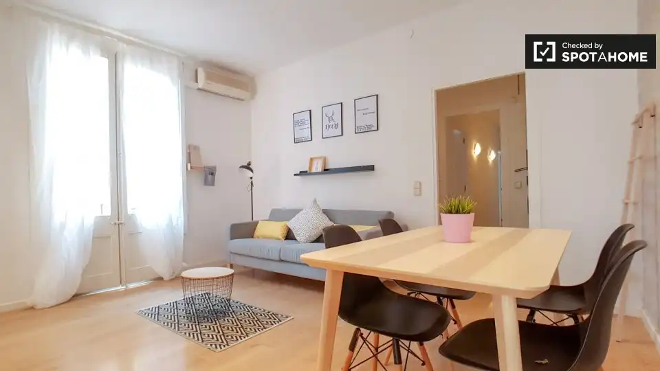 Sala de estar de Piso para compartir en Barcelona con Aire acondicionado, Calefacción y Terraza