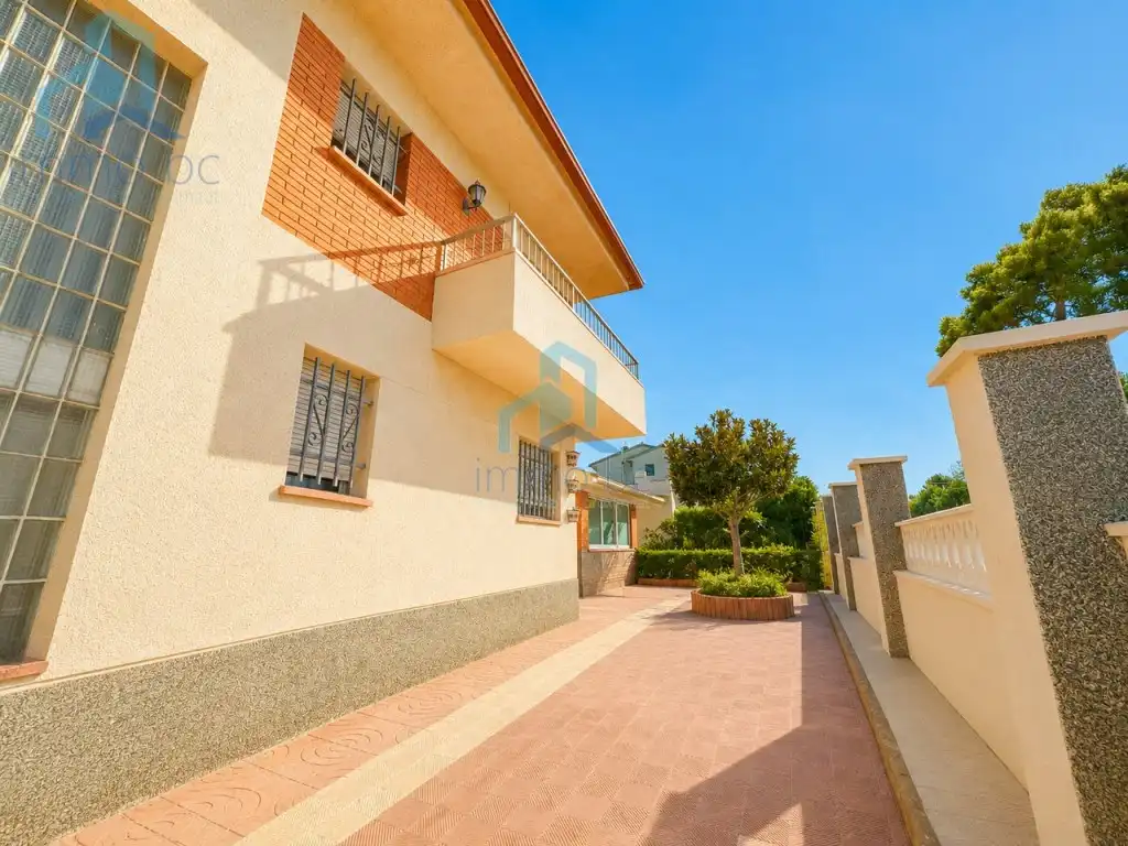 Vista exterior de Casa o xalet en venda en Els Pallaresos