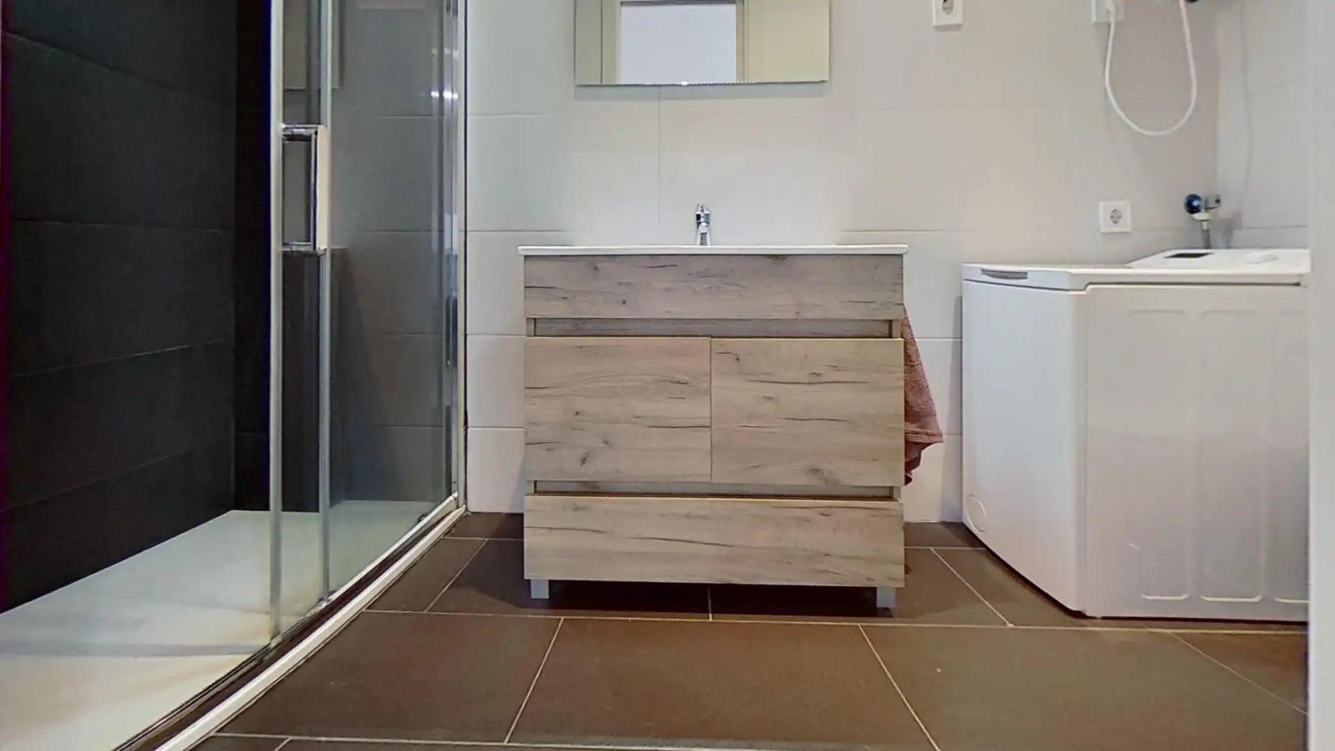 Baño de Estudio de alquiler en Madrid con Aire acondicionado, Calefacción y Amueblado