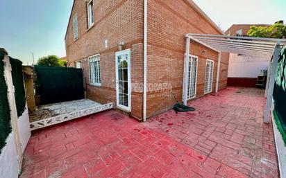 Jardí de Casa adosada en venda en Pioz amb Parquet