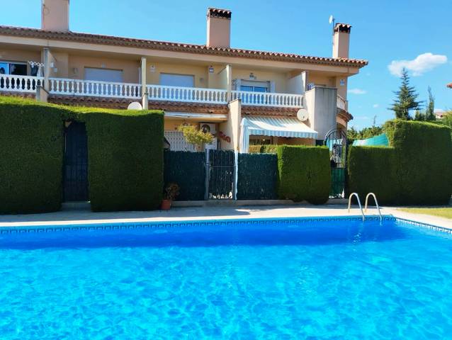 Casa adosada en Venta en Urbanització Solemio en El Casalot