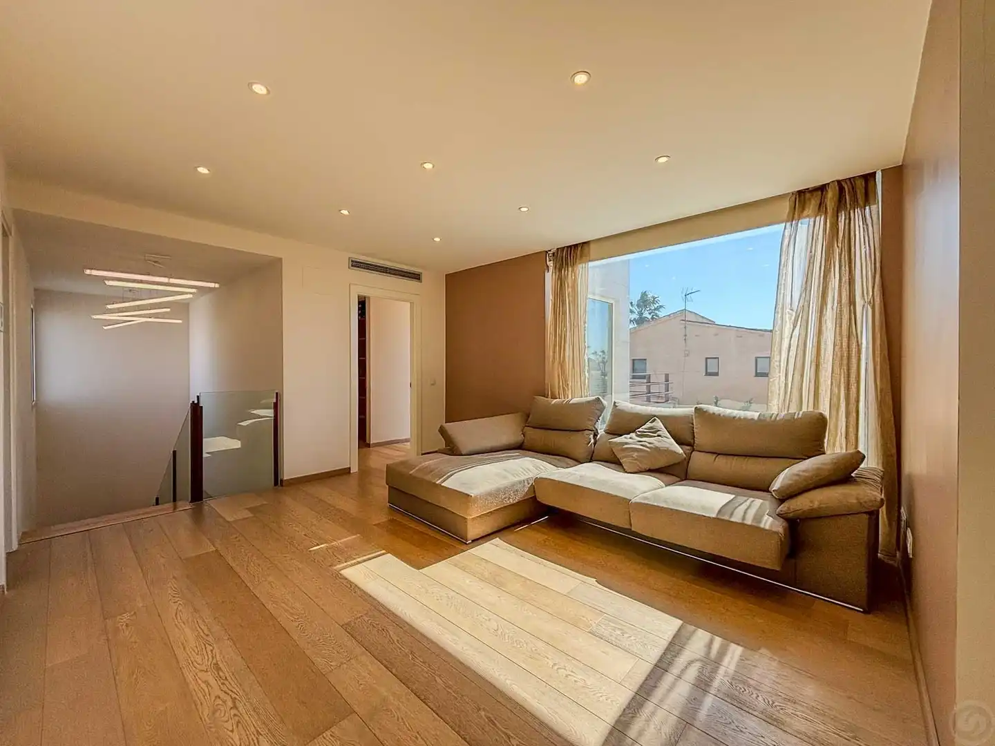 Sala d'estar de Casa o xalet en venda en Empuriabrava amb Aire condicionat, Calefacció i Terrassa