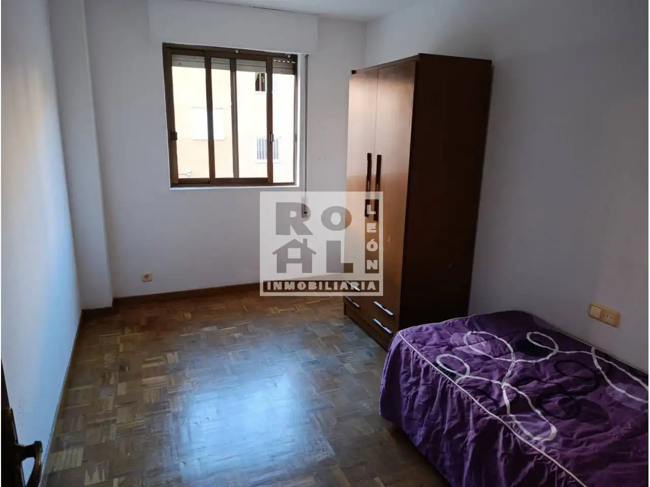 Habitación de Piso en venta en León Capital  con Calefacción, Terraza y Trastero