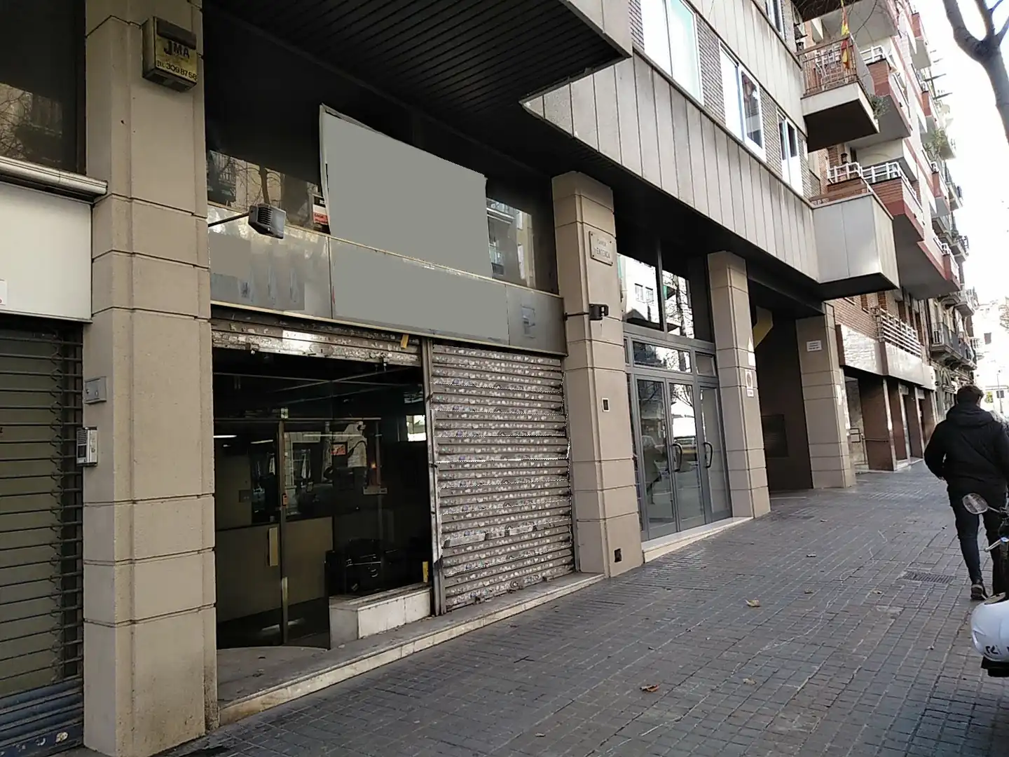 Local comercial de lloguer a Carrer d'Entença