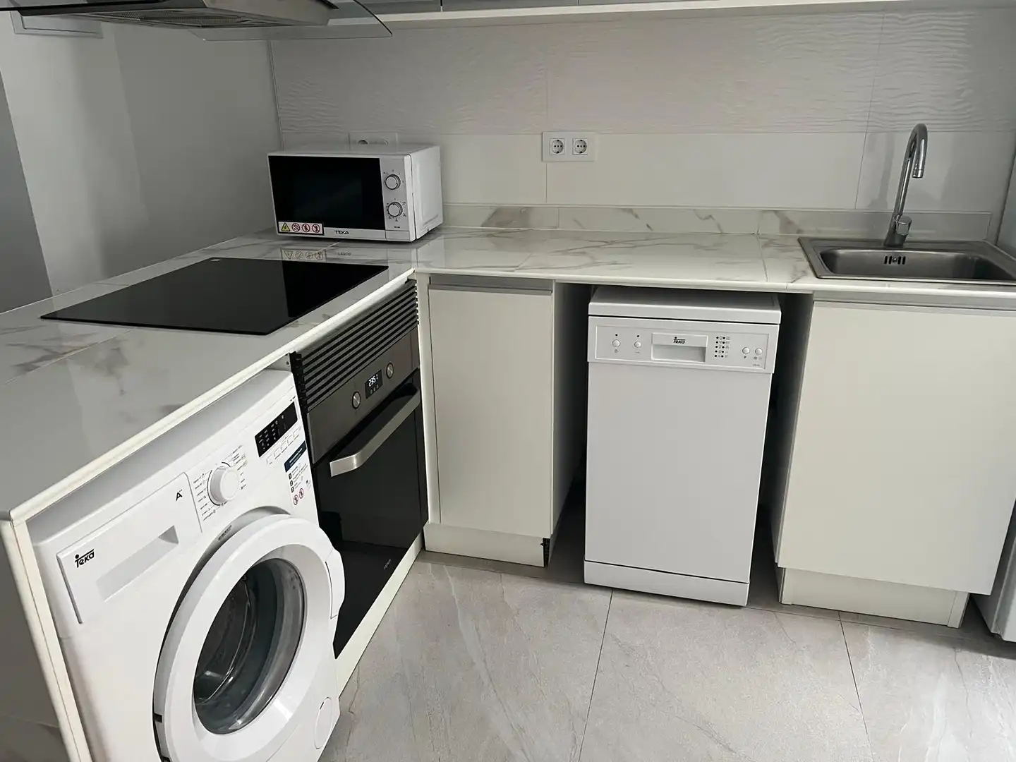 Ground floor for rent in Carrer 30, La Cañada