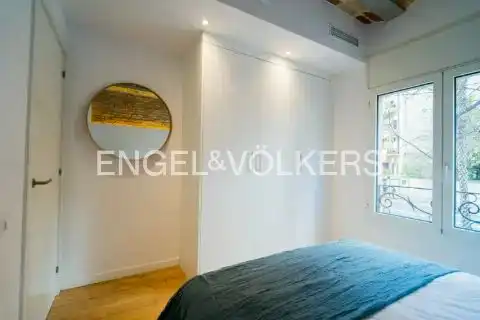 Bedroom of Flat for sale in Barcelona  with Air Conditioner, Heating and Parquet flooring