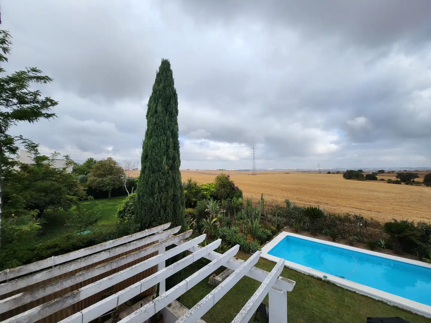 Swimming pool of Houses for sale in Alcalá de Guadaira  with Air Conditioner, Heating and Private garden