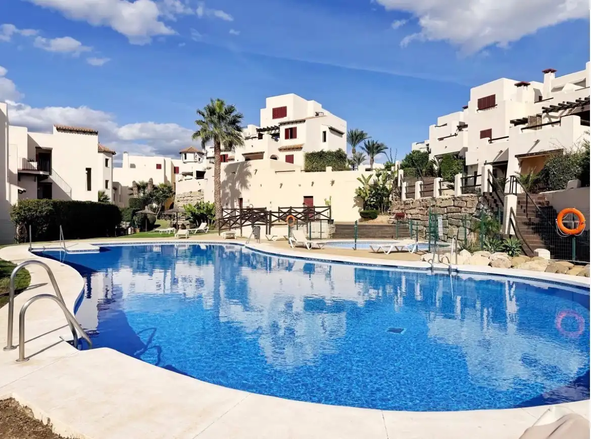 Flat with pool for sale in Bahía de Casares