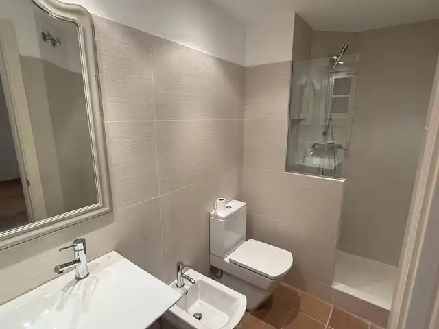 Baño de Casa adosada de alquiler en Palafrugell con Amueblado, Balcón y Piscina comunitaria