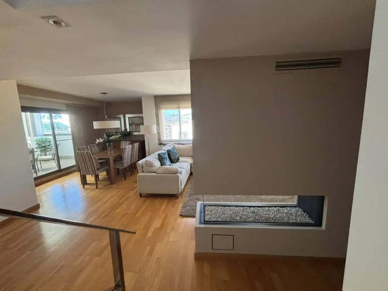 Sala d'estar de Àtic en venda en Castellón de la Plana / Castelló de la Plana amb Calefacció, Terrassa i Traster