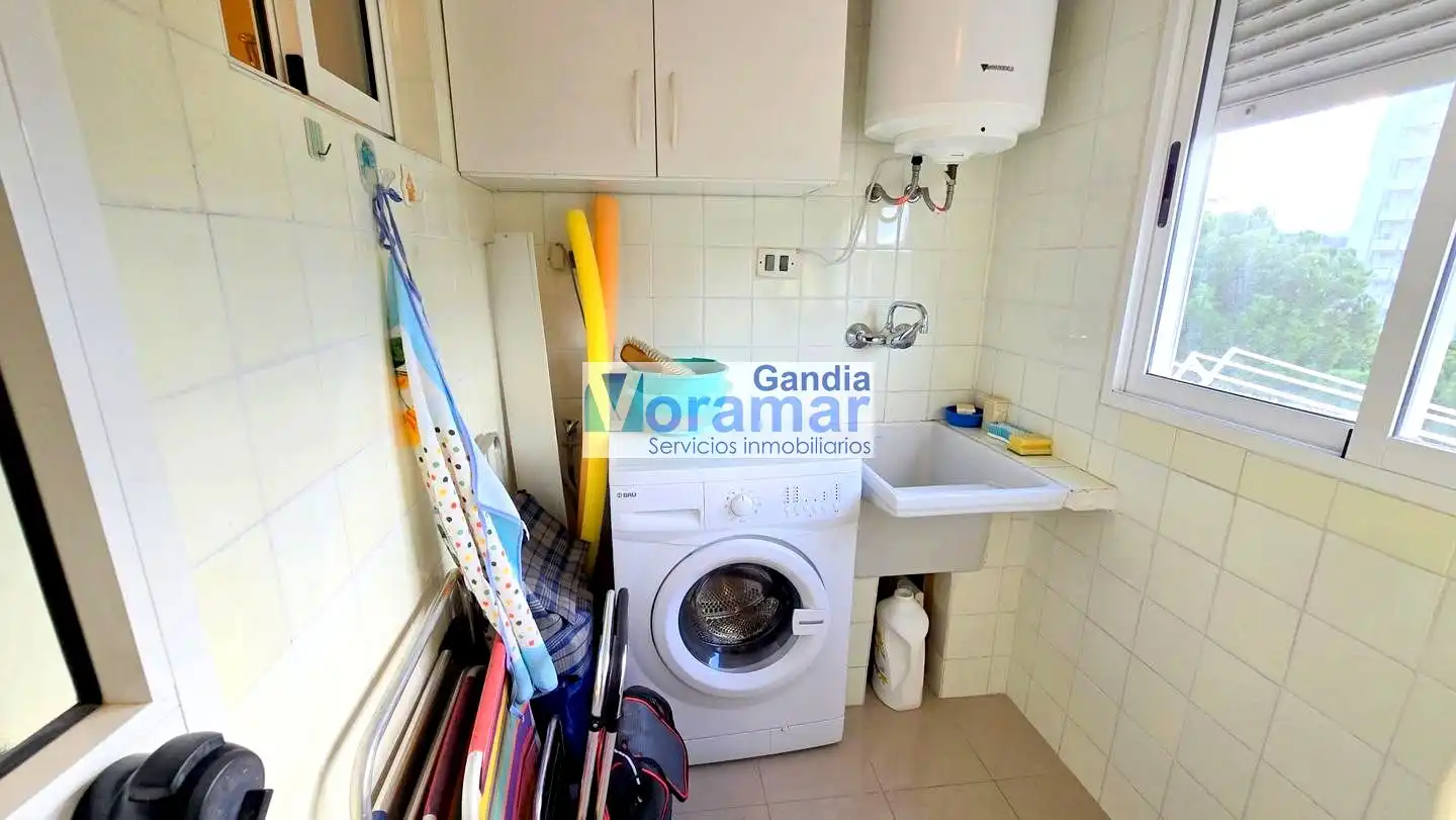 Habitación de Apartamento de alquiler en Gandia con Aire acondicionado, Calefacción y Piscina comunitaria