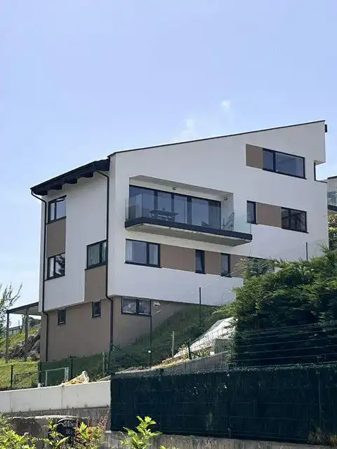 Außenansicht von Haus oder Chalet zum Verkauf in Gijón  mit Heizung und Terrasse