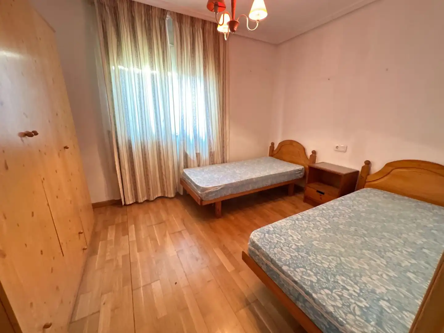 Habitación de Ático en venta en Santa Marta de Tormes con Calefacción, Terraza y Amueblado