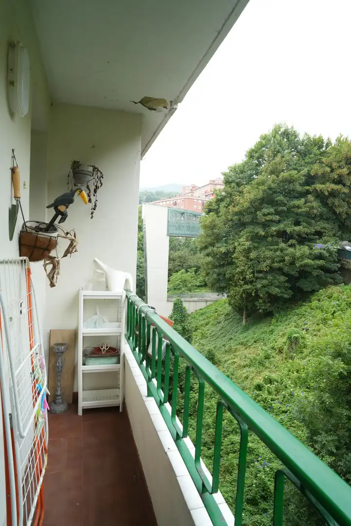 Terrassa de Pis en venda en Bilbao  amb Balcó