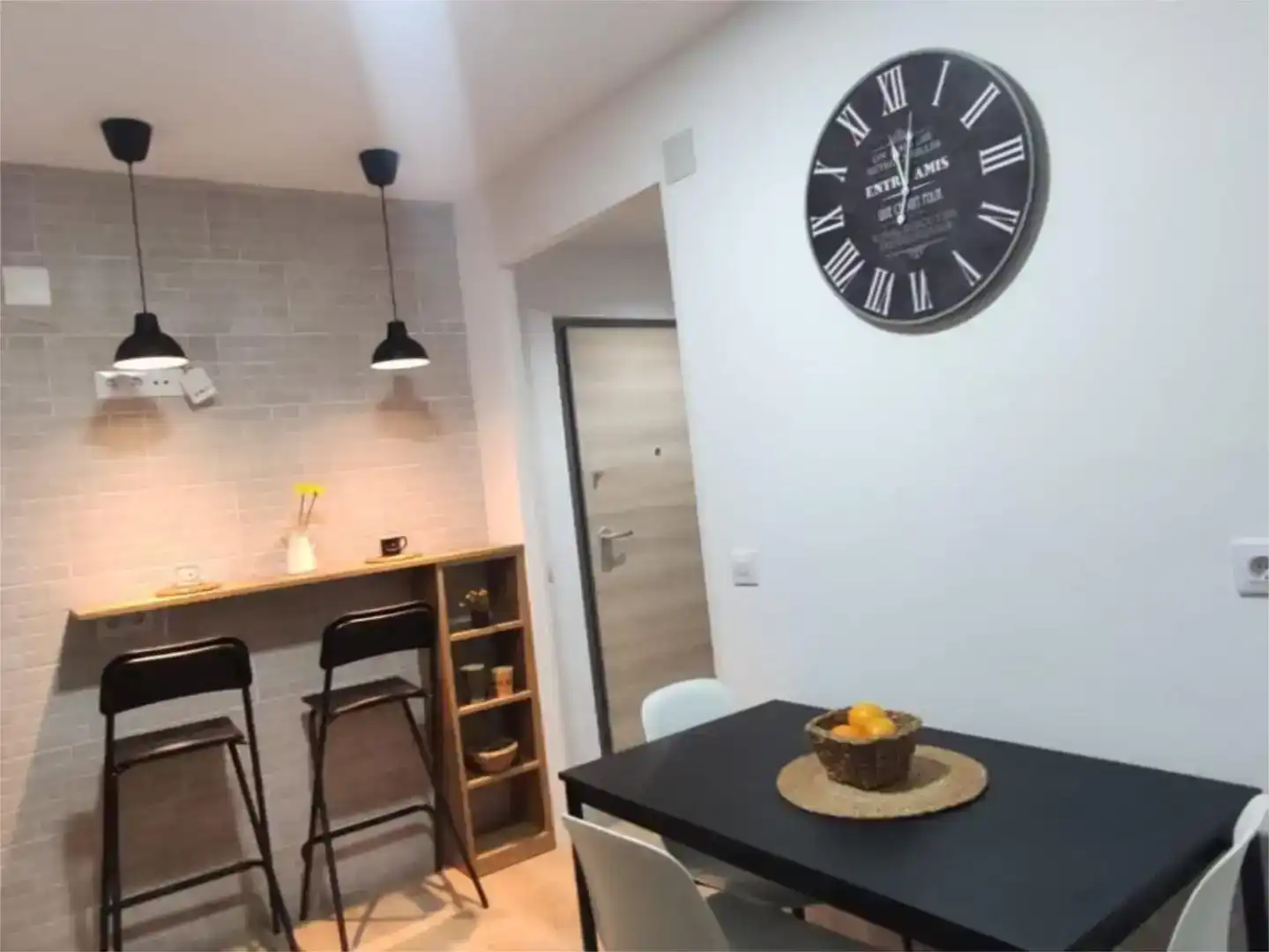Cuina de Pis de lloguer en Valencia amb Aire condicionat, Parquet i Moblat