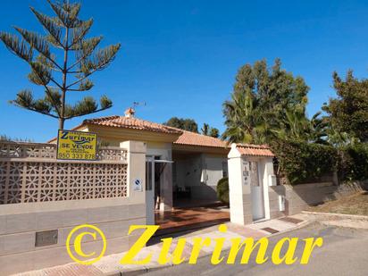 Vista exterior de Casa o xalet en venda en Roquetas de Mar amb Aire condicionat, Terrassa i Piscina