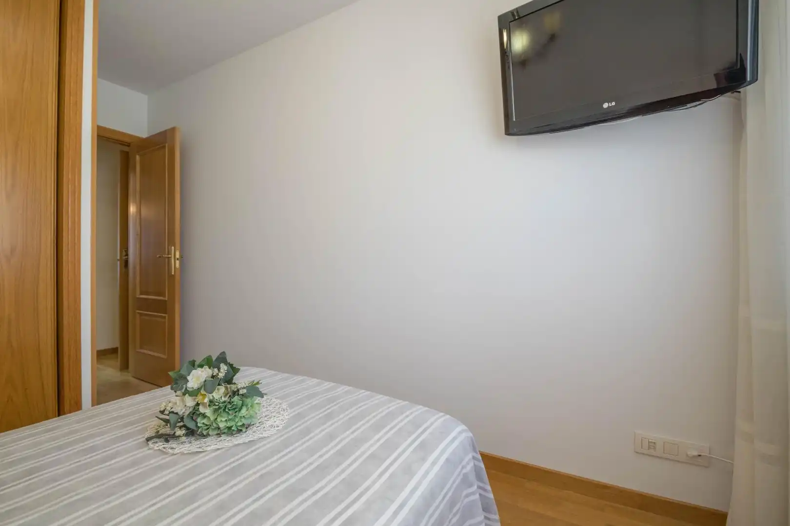 Schlafzimmer von Wohnung zum Verkauf in Culleredo mit Heizung, Parkett und Abstellraum