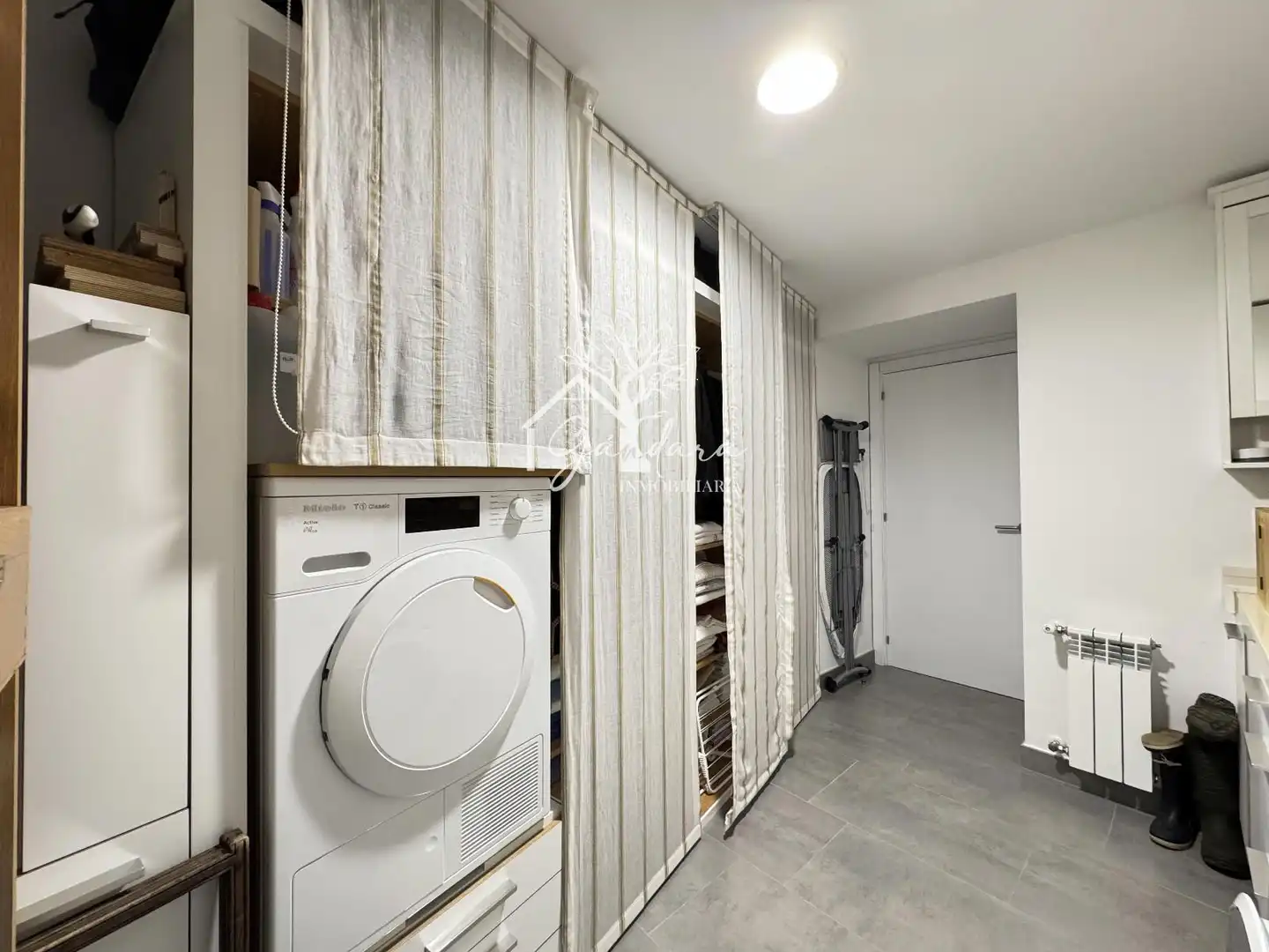Wohnung zum Verkauf in Ares mit Heizung, Terrasse und Ofen
