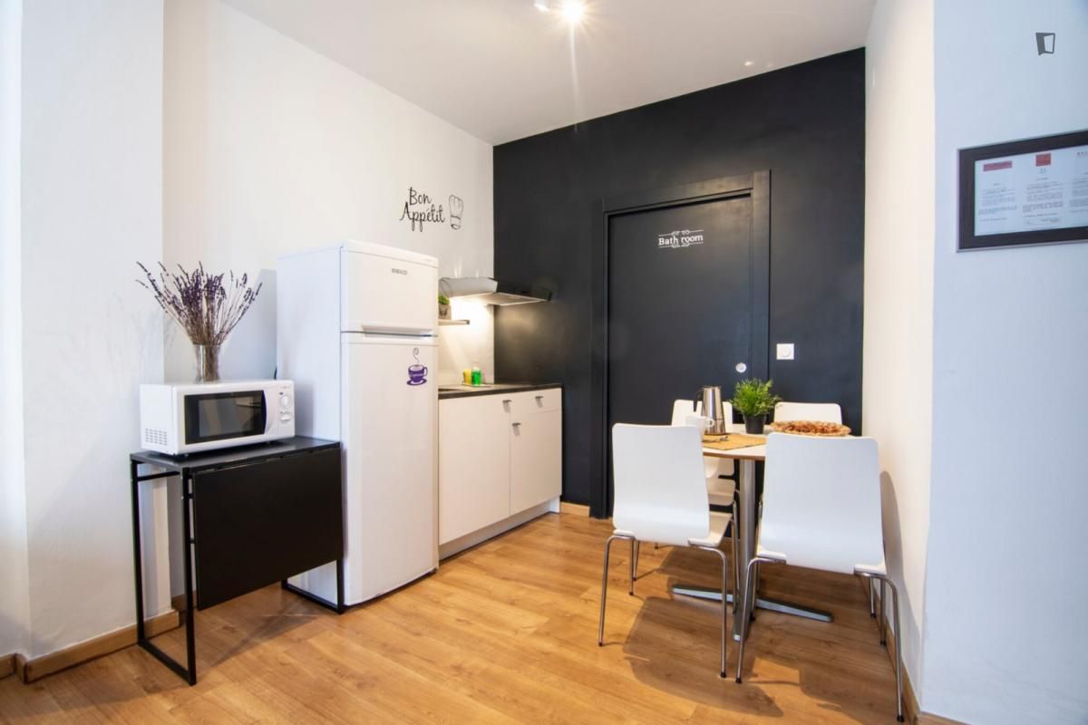 Study to rent in Fígares