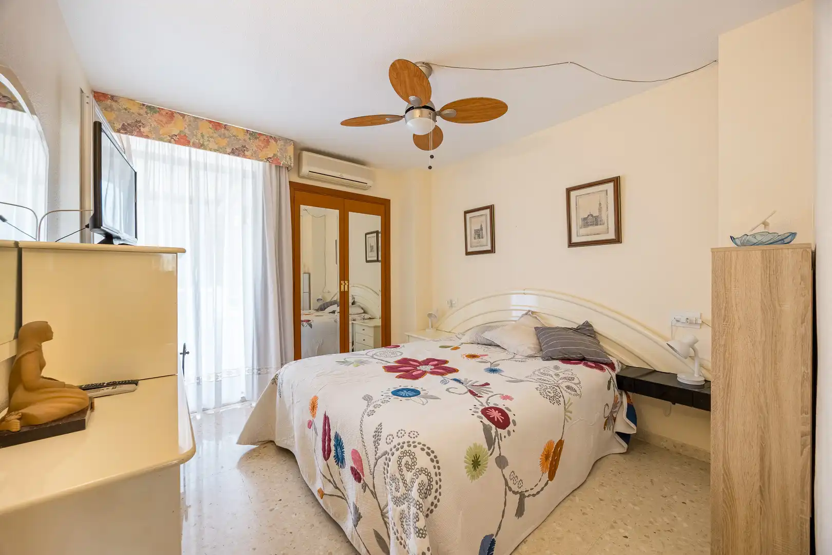 Habitación de Piso en venta en Benidorm con Piscina, Amueblado y Piscina comunitaria