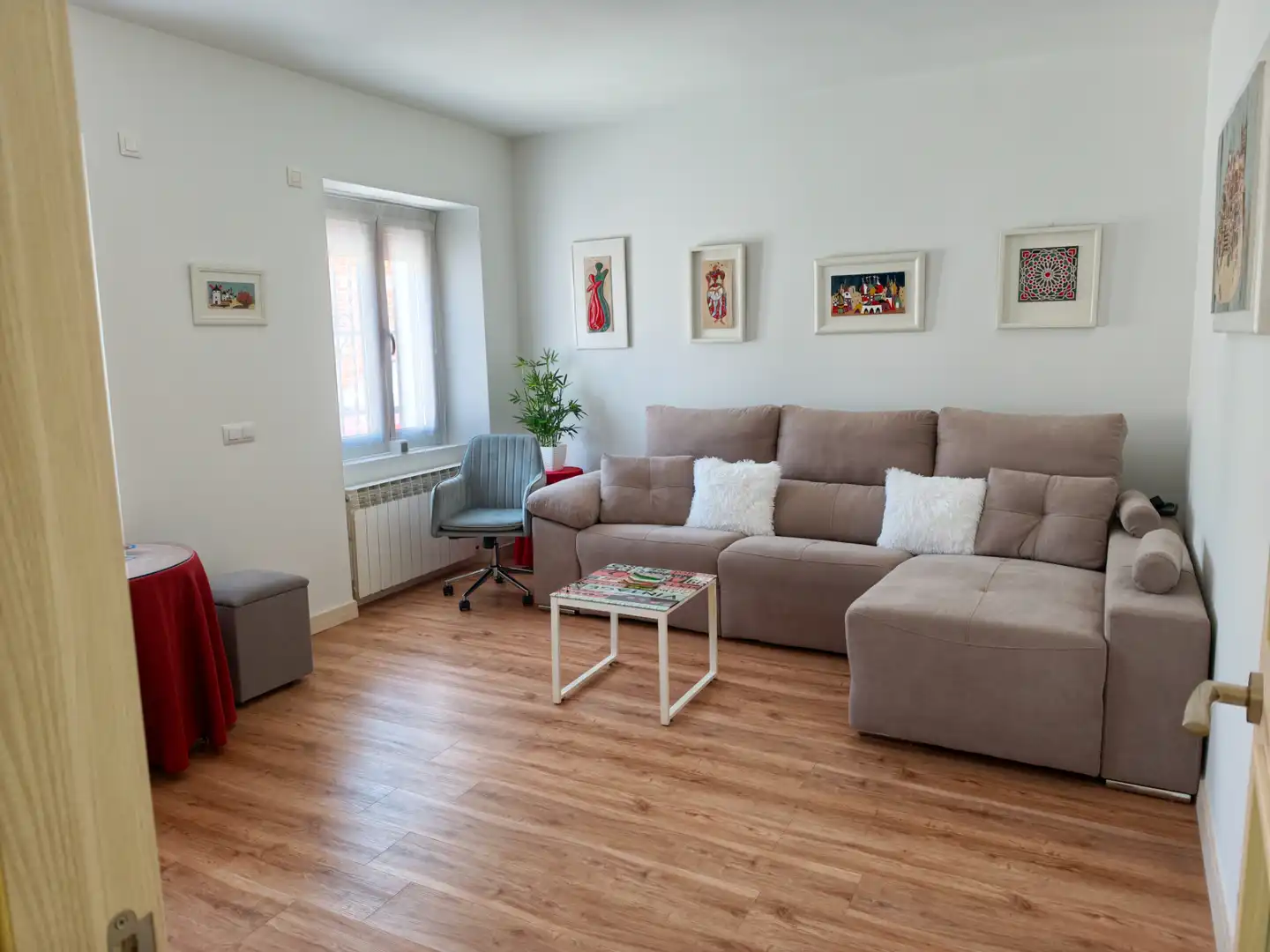 Sala d'estar de Casa o xalet en venda en Consuegra amb Aire condicionat, Calefacció i Terrassa