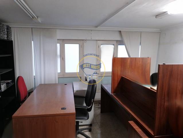Local comercial en Alquiler en Sant Josep - Zona Hospital